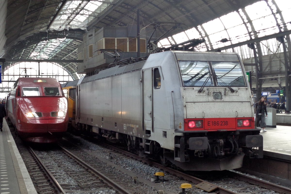 Macquirie 186 238 steht am 4 November 2017 in Amsterdam Centraal.