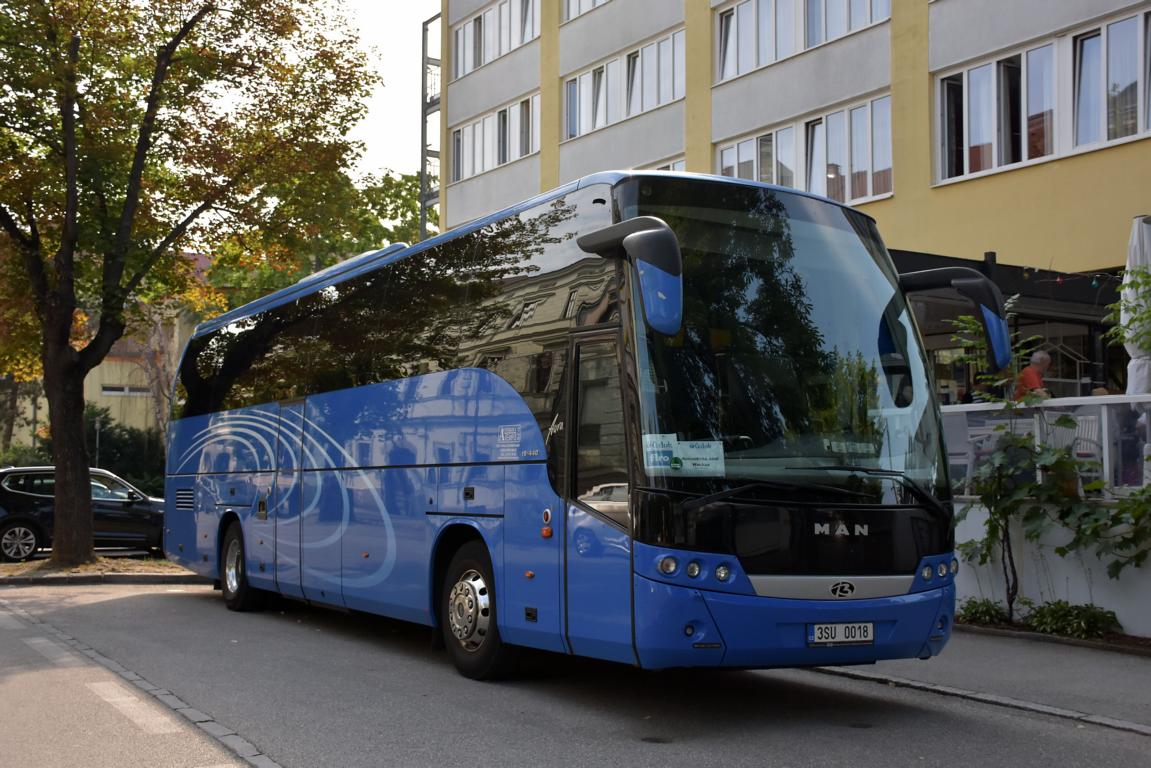 MAN 18.440 Beulas Aura aus der CZ 2018 in Krems gesehen.