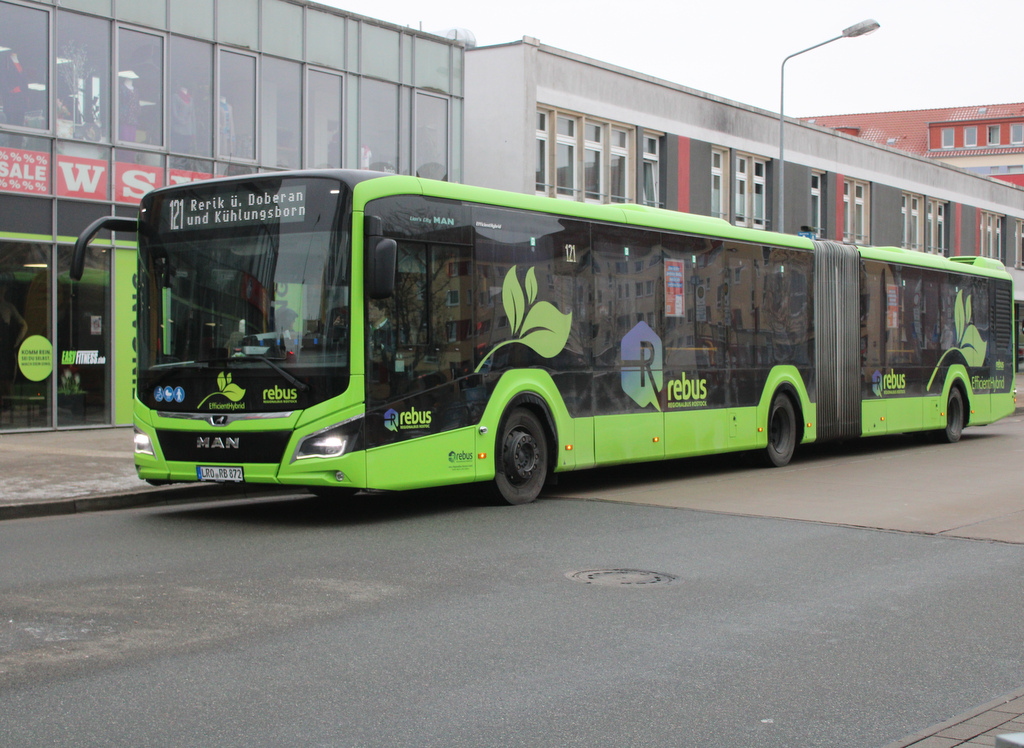 MAN Lion´s als Linie 121 von Rostock Hauptbahnhof/S�d nach Rerik �ber Bad Doberan und K�hlungsborn am 30.01.2026 in Rostock-Reutershagen