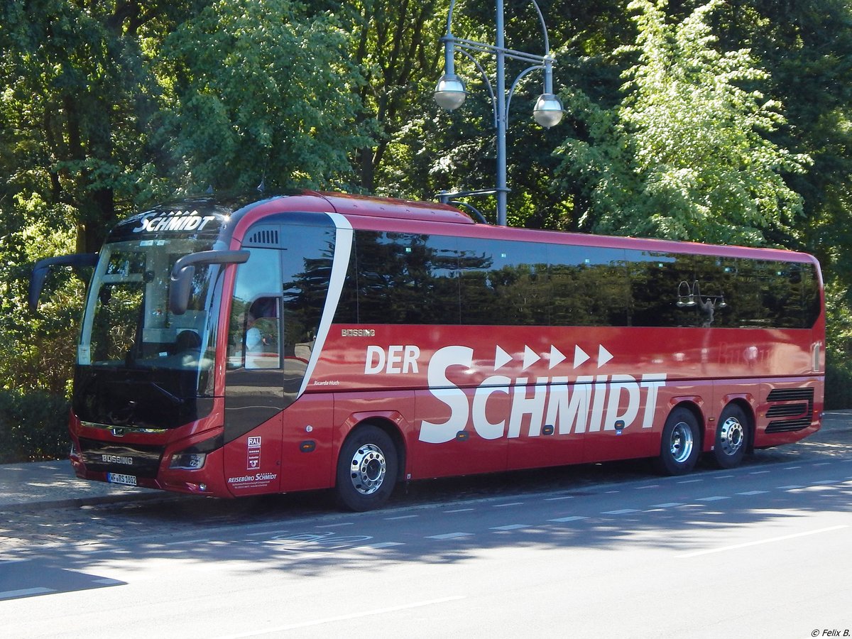 MAN Lion's Coach von Der Schmidt aus Deutschland in Berlin.