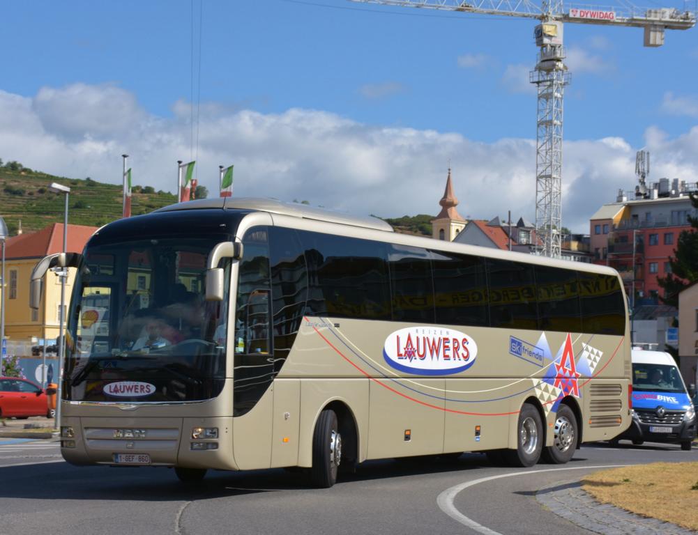 MAN Lion`s Coach von Lauwers Reisen aus Belgien 2017 in Krems.