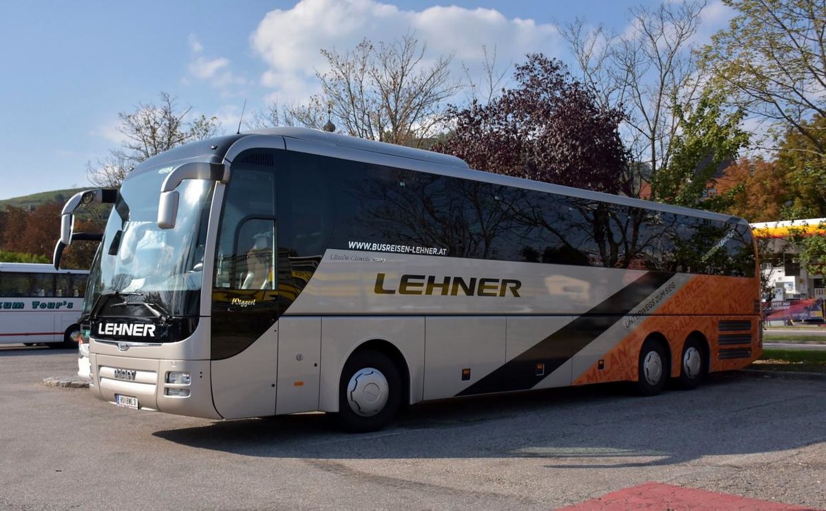 MAN Lion`s Coach von LEHNER Reisen aus sterreich 09/2017 in Krems.