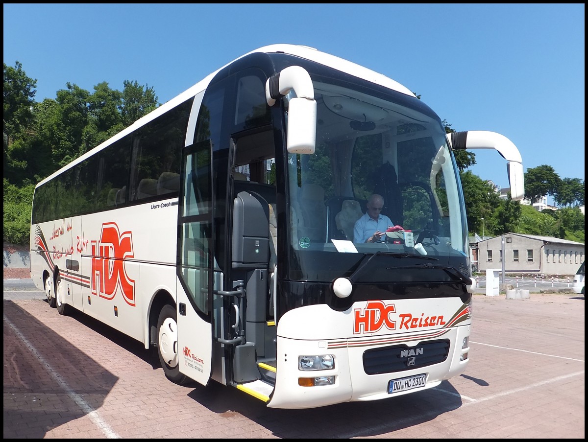 MAN Lion's Coach Supreme von HDC-Reisen aus Deutschland im Stadthafen Sassnitz.