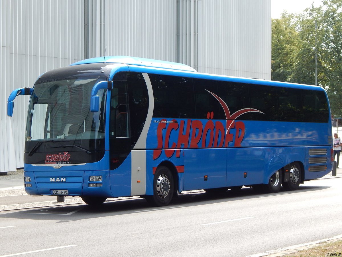 MAN Lion's Coach Supreme von Reisedienst Schröder aus Deutschland in Stettin.
