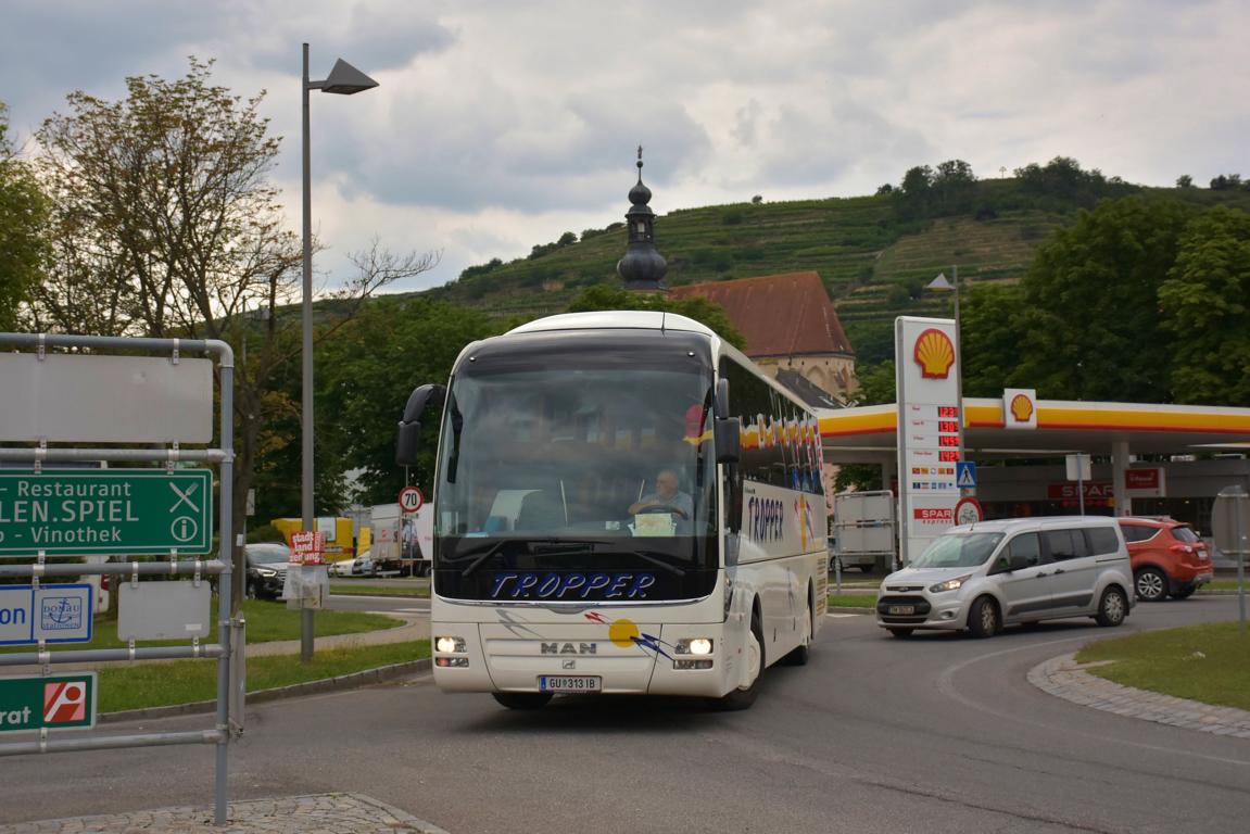 MAN Lion`s Coach von Tropper Reisen aus AT 2018 in Krems gesehen.