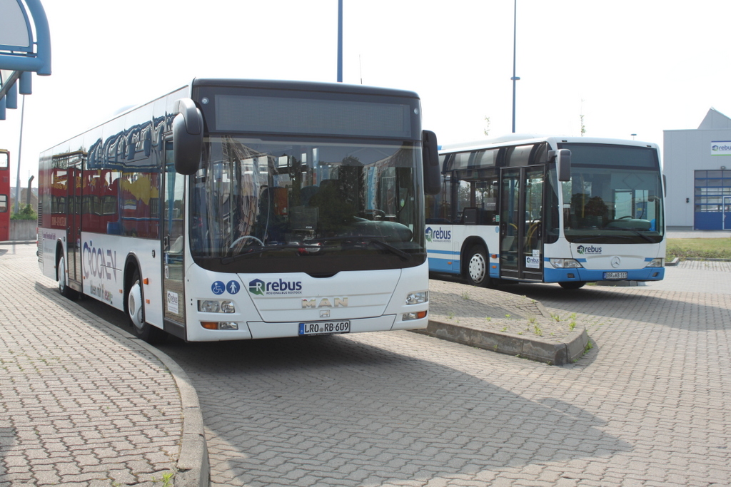 MAN und Mercedes Citaro von Regionalbus Rostock abgestellt am 29.05.2016 in Hhe Rostock Hauptbahnhof/Sd
