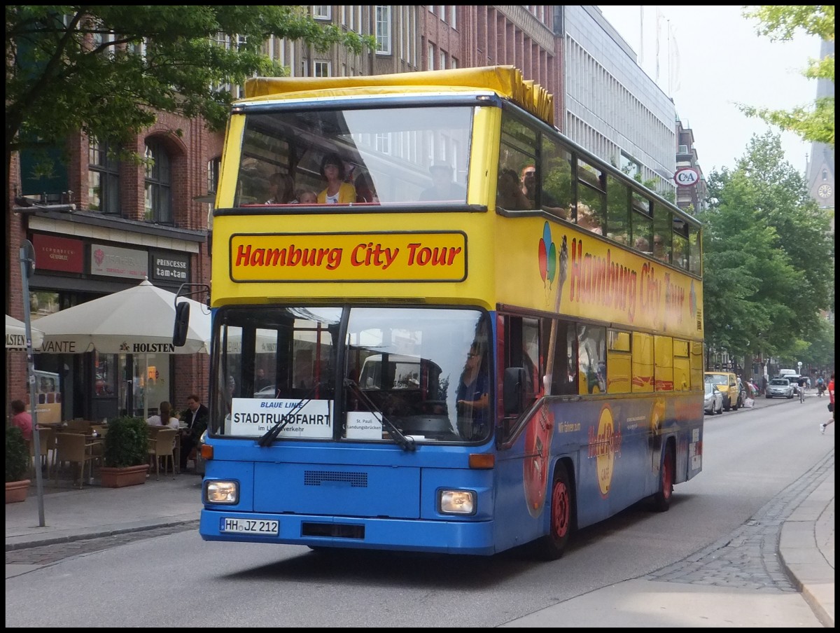 MAN SD 202 von Hamburg City Tour in Hamburg.