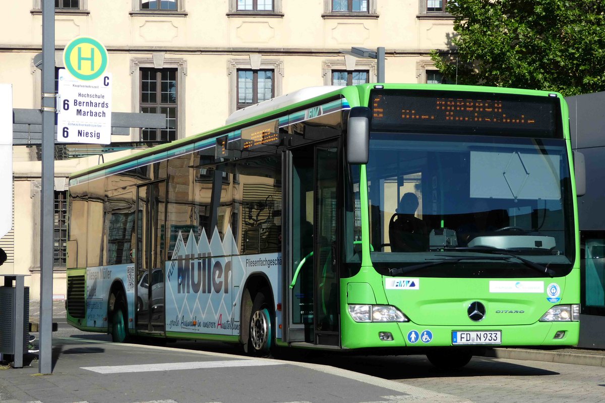 MB Citaro von RhoenEnergie startet am Fuldaer Busbahnhof im September 2016