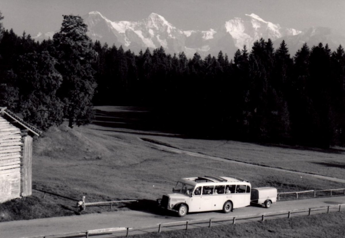 (MD256) - Aus dem Archiv: Schmocker, Beatenberg - BE 26'641 - Saurer/R&J um 1965 bei Beatenberg