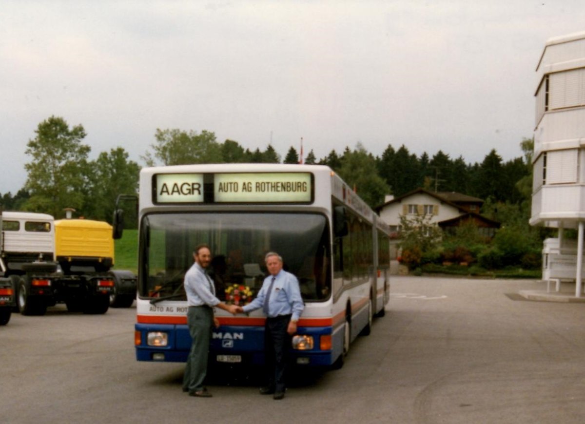 (MD326) - Aus dem Archiv: AAGR Rothenburg - Nr. 23/LU 15'059 - MAN im Oktober 1996 in Rothenburg, Garage
