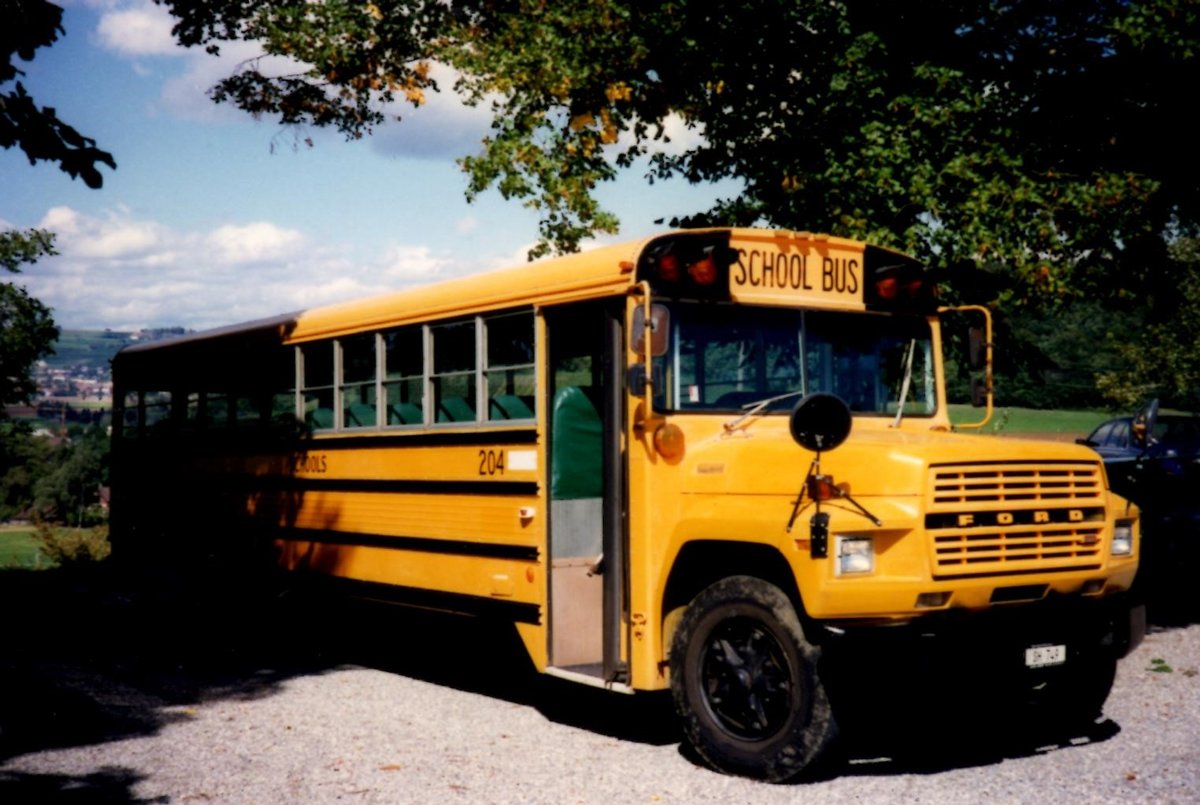 (MD362) - Aus dem Archiv: Rapold, Neuhausen - Nr. 204/SH 749 - Ford (ex US-Schulbus) im Jahr 1997