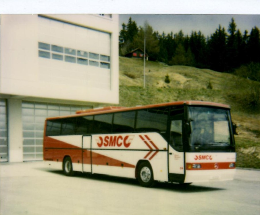 (MD449) - Aus dem Archiv: SMC Montana - Nr. 24/VS 108'924 - Mercedes um 1985 in Crans-Montana, Garage