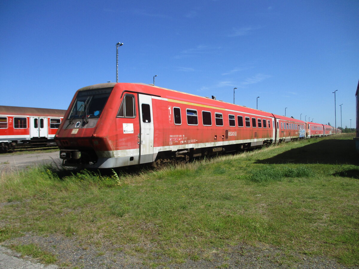 Mehrere 611er sind in Mukran zufinden.Auch der 611 037 den ich am 29.Juni 2025 dort fotografierte.