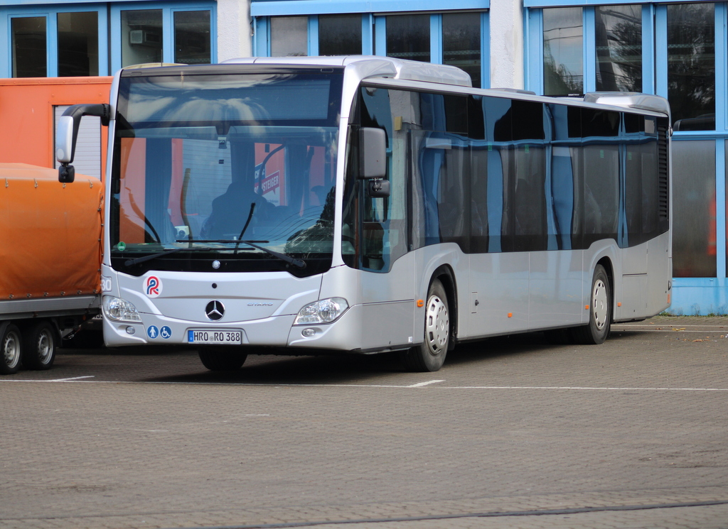 Mercedes Benz Citaro Wagen 530 - Baujahr 2020 stand am 04.10.2024 auf dem Gelnde der Rostocker Straenbahn AG