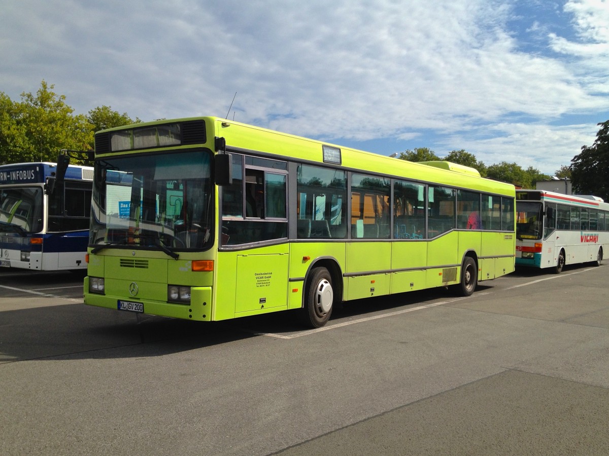 Mercedes-Benz O 405N (KL-GV 200) vom Omnibusbetrieb Vicari aus Rodenbach. Aufgenommen am 18.09.2014.