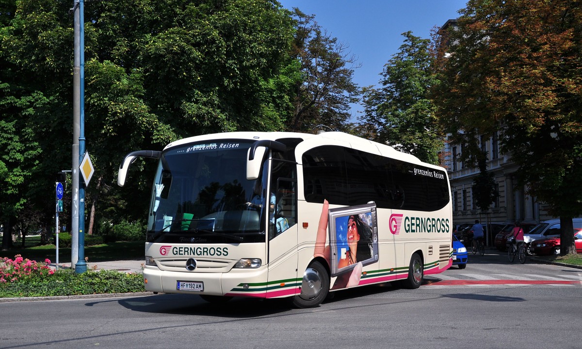 Mercedes Benz Tourino von Gerngross Reisen aus sterreich am 18.Juli 2014 in Krems unterwegs.