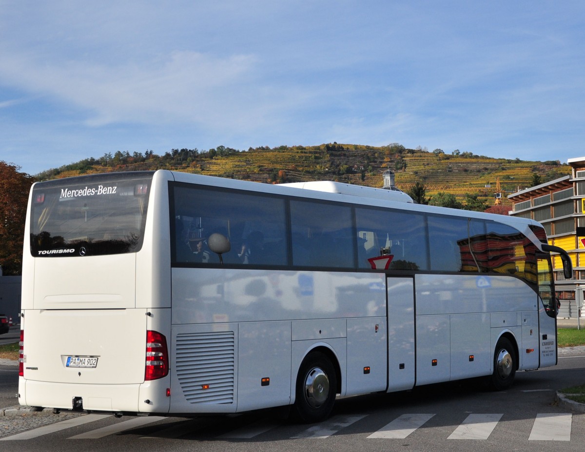 Mercedes Benz Tourismo von Altmannsberger aus der BRD im Herbst 2013 in Krems.