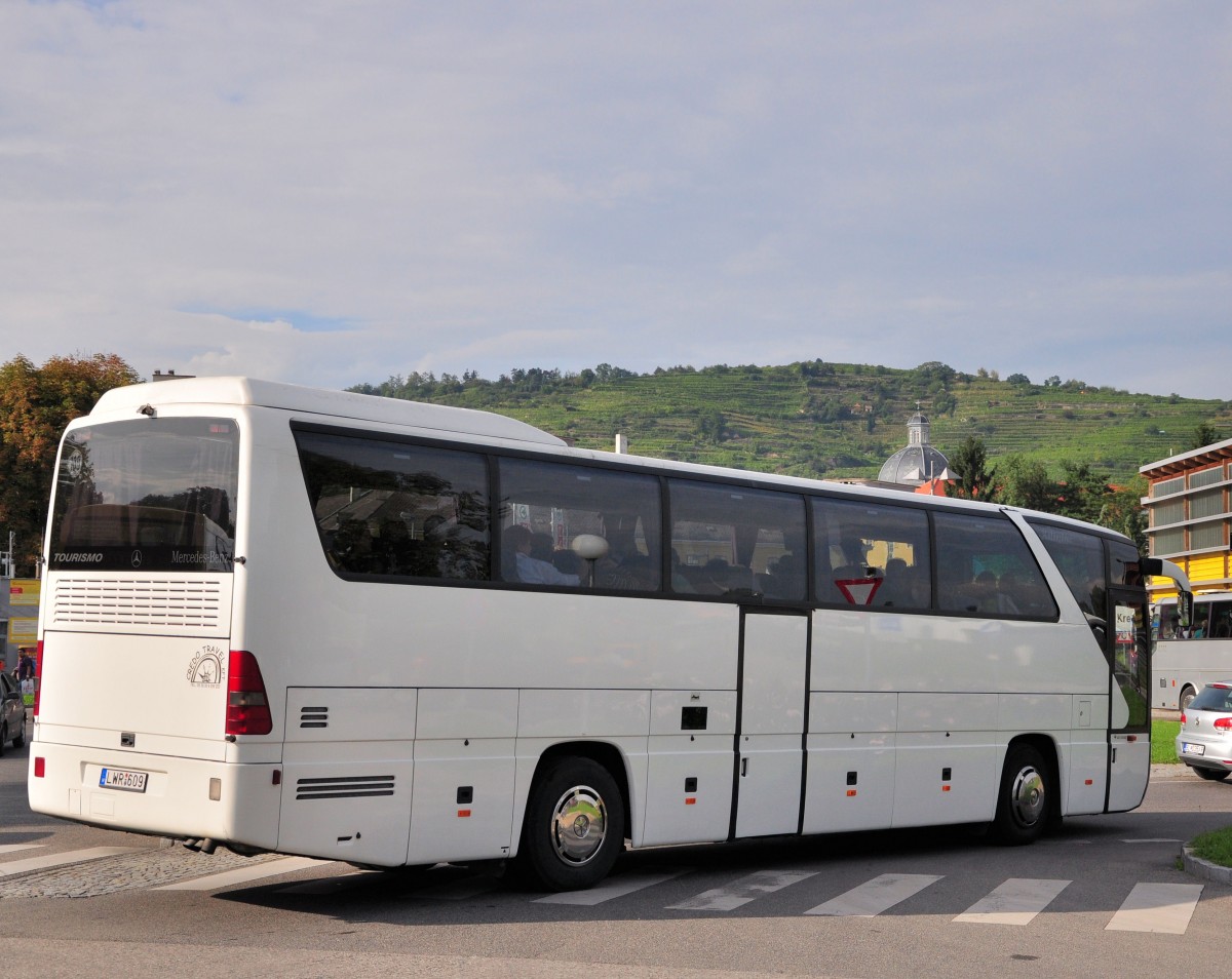 Mercedes Benz Tourismo aus Ungarn am 20.9.2014 in Krems.