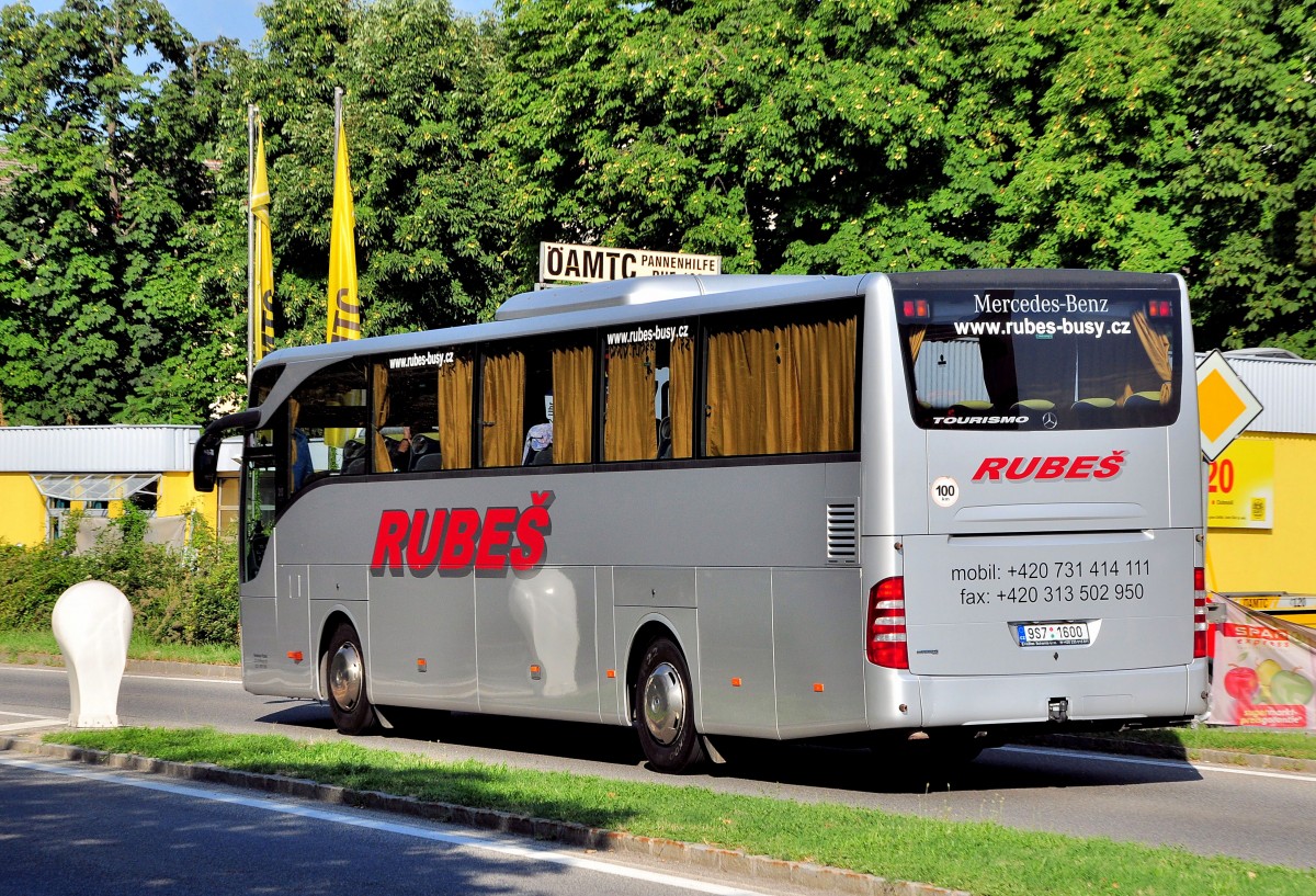 MERCEDES BENZ Tourismo von RUBES aus der CZ im August 2013 in Krems unterwegs.