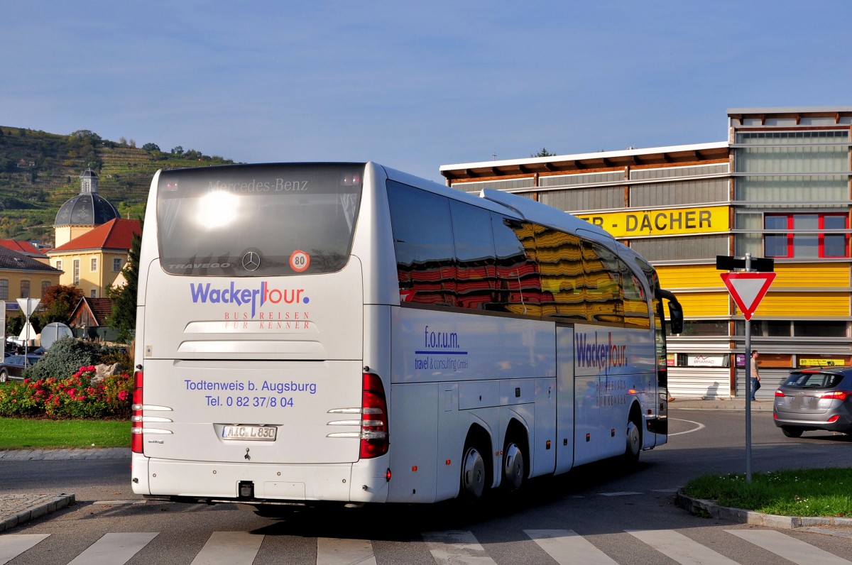 Mercedes Benz Travego von J.Wackerl Reisen aus der BRD am 12.10.2014 in Krems.