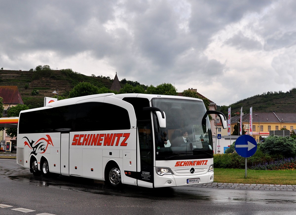 Mercedes Benz Travego von Schinewitz Reisen aus sterreich am 13.Mai 2014 in Krems gesehen.