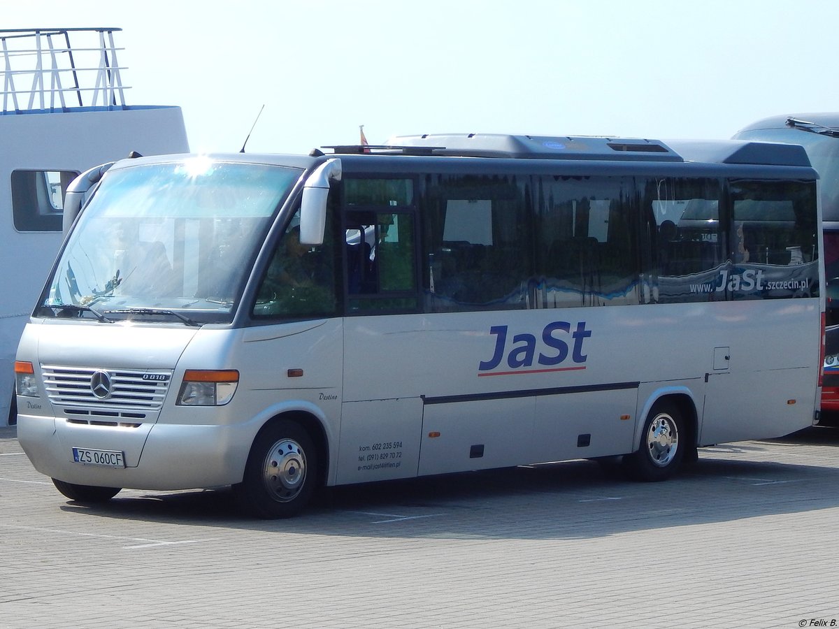 Mercedes Destino von Jast aus Polen im Stadthafen Sassnitz.