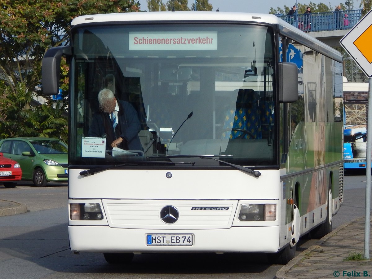 Mercedes Integro von Becker-Strelitz-Reisen aus Deutschland in Neubrandenburg.