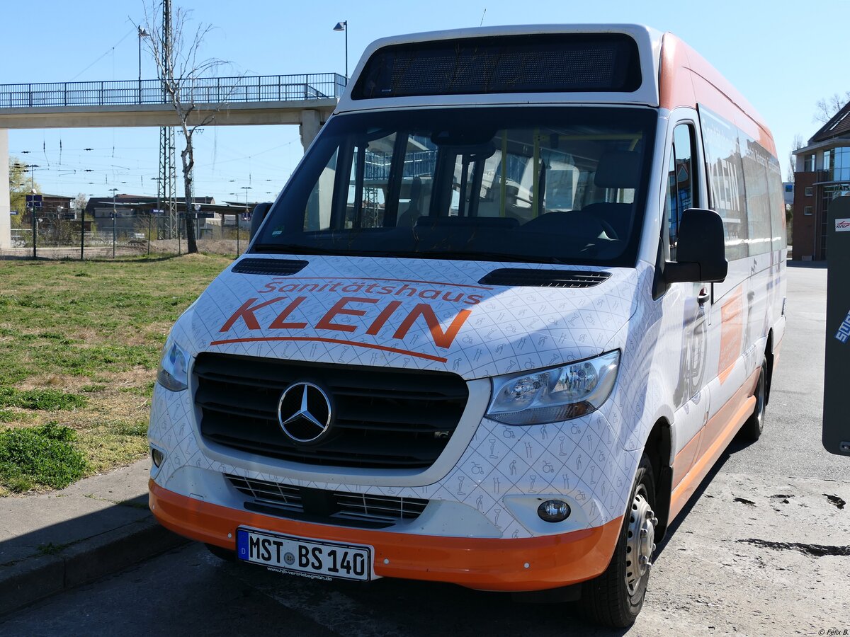Mercedes Sprinter von Becker-Strelitz Reisen aus Deutschland in Neubrandenburg.