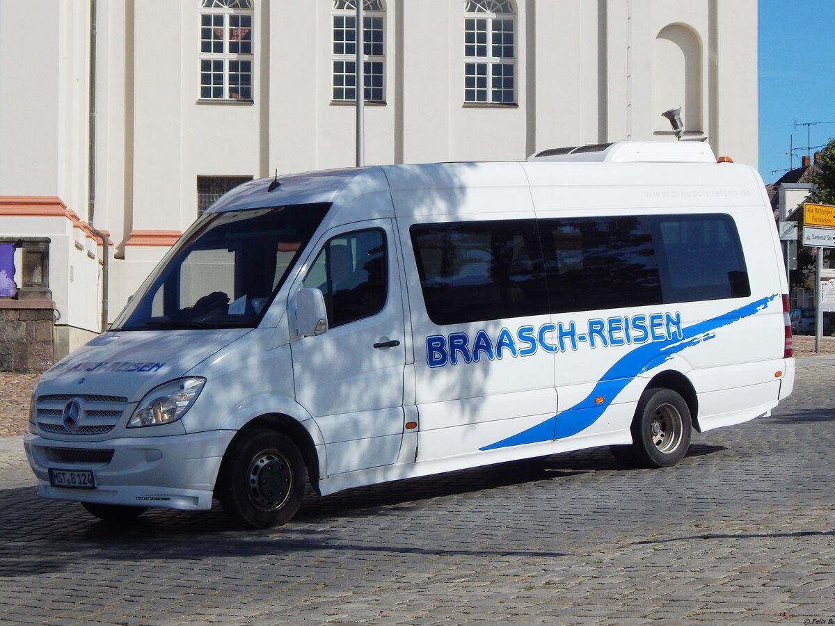 Mercedes Sprinter von Braasch Reisen aus Deutschland in Neustrelitz.