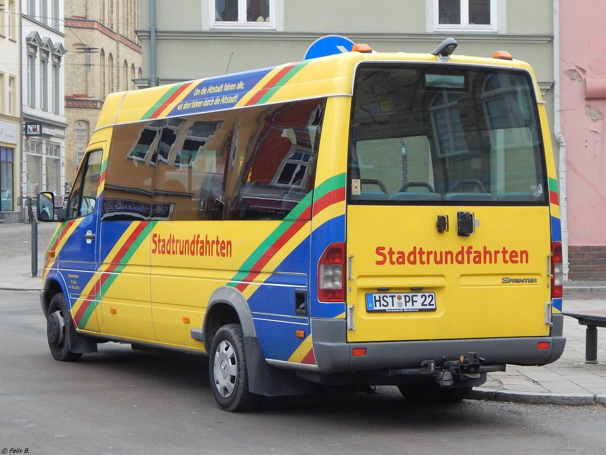 Mercedes Sprinter von Busunternehmen Manfred Scholz aus Deutschland in Stralsund. 