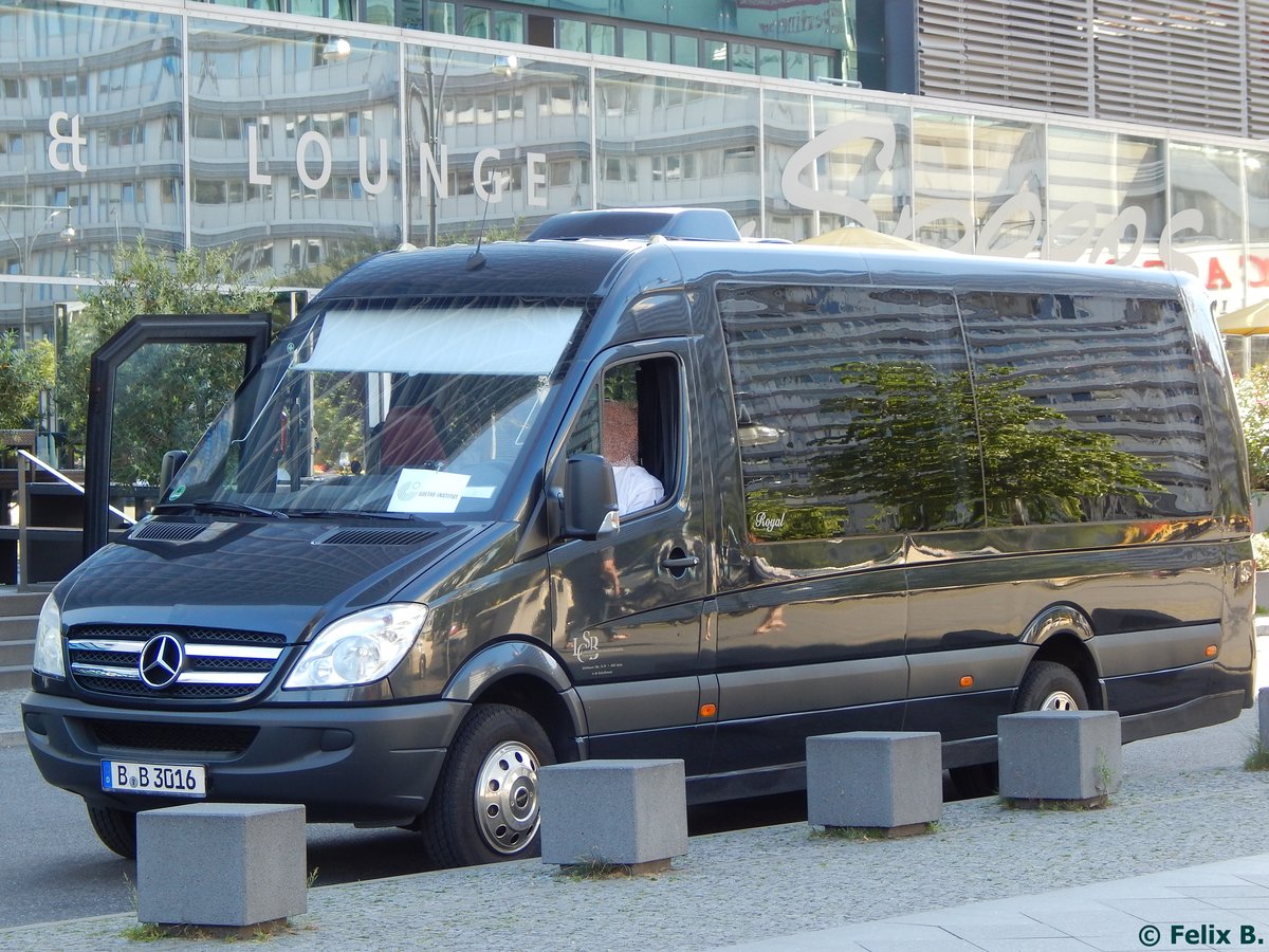 Mercedes Sprinter von Limousinen- und Chauffeurservice Barthel aus Deutschland in Berlin.