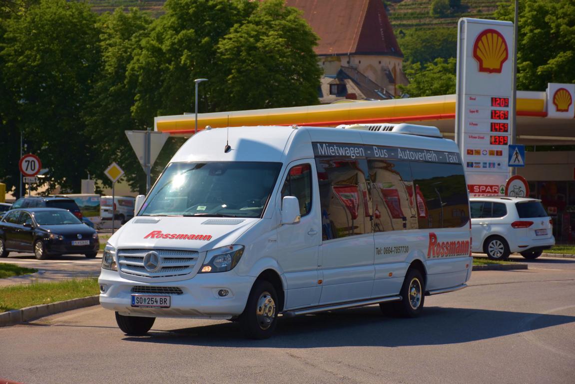 Mercedes Sprinter von Rossmann Mietwagen aus sterreich im Mai 2018 in Krems.