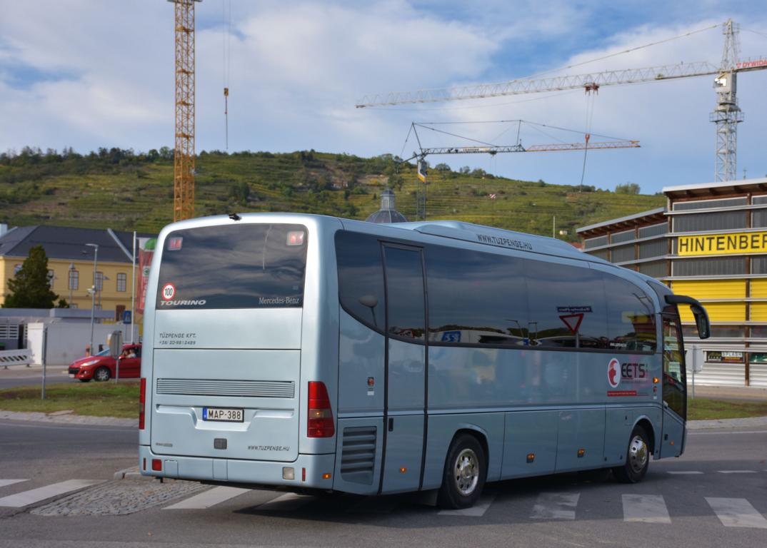 Mercedes Tourino von EETS Reisen aus Ungarn 10/2017 in Krems.
