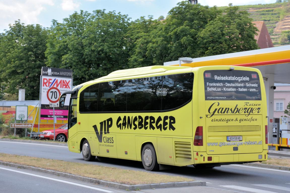 Mercedes Tourino von Gansberger Reisen aus sterreich 06/2017 in Krems.