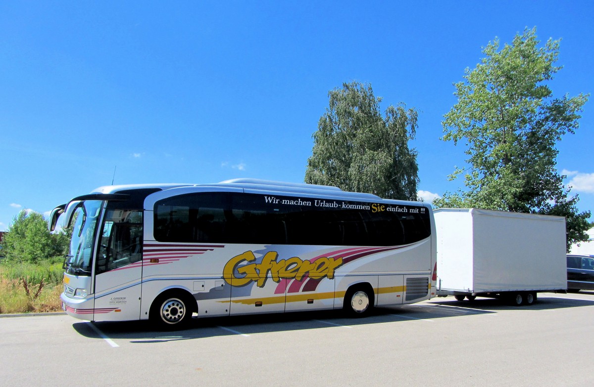 MERCEDES TOURINO von GFRERER Reisen aus der BRD im August 2013 in Krems.