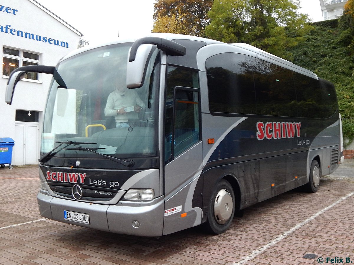 Mercedes Tourino von Schiwy aus Deutschland im Stadthafen Sassnitz.