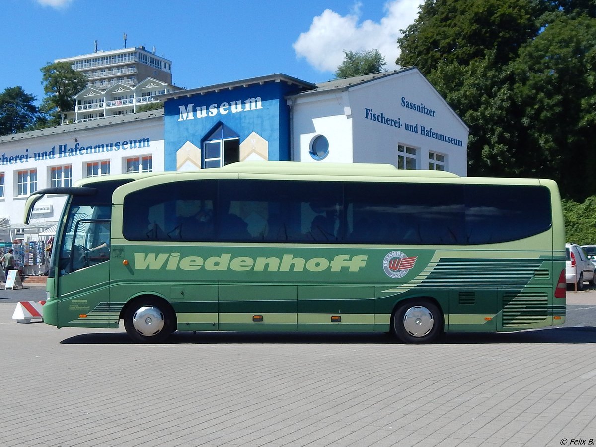 Mercedes Tourino von Wiedenhoff aus Deutschland im Stadthafen Sassnitz.