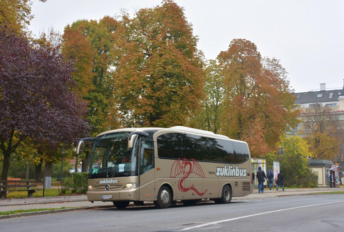 Mercedes Tourino von Zuklinbus aus Niedersterreich 10/2017 in Krems gesehen.