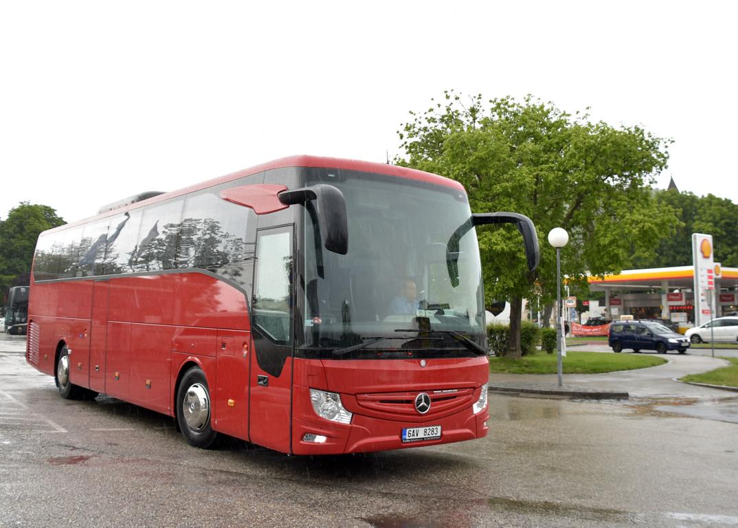 Mercedes Tourismo aus der CZ im Mai 2018 in Krems. 