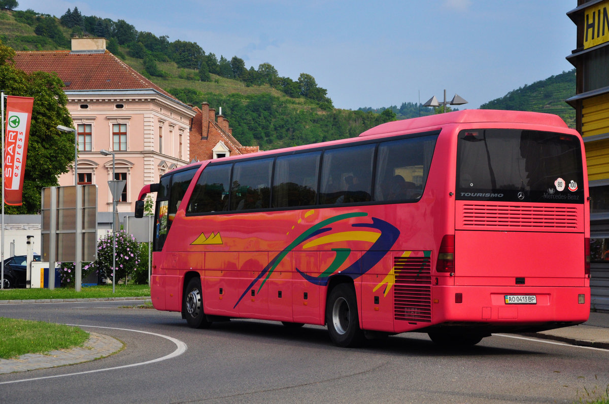 Mercedes Tourismo aus der UA in Krems unterwegs gesehen.