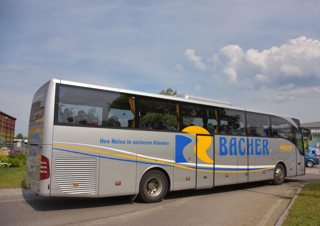 Mercedes Tourismo von Bacher Reisen aus sterreich im Mai 2018 in Krems.