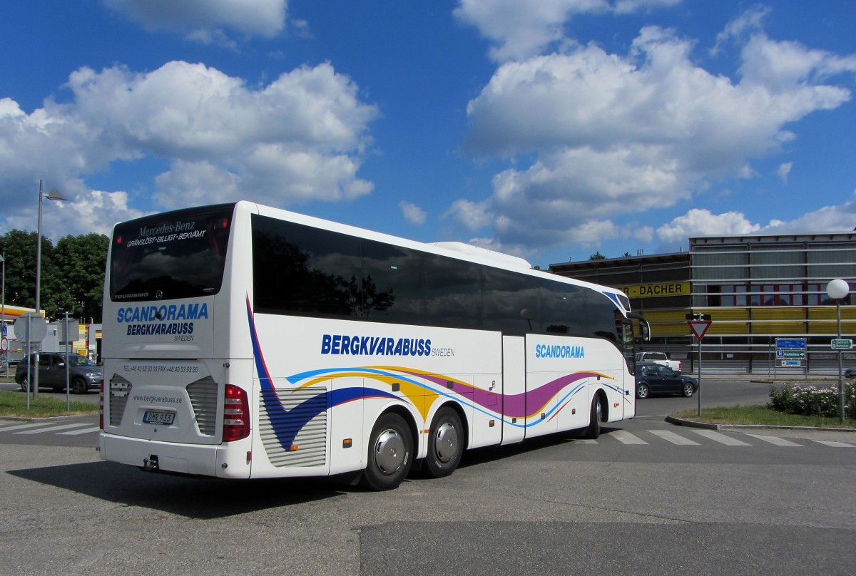 Mercedes Tourismo von Bergkvarabuss aus Schweden in Juni 2015 in Krems.