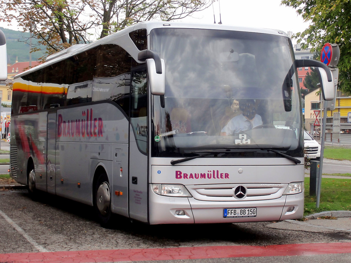 Mercedes Tourismo von Braumller aus der BRD in Krems gesehen.