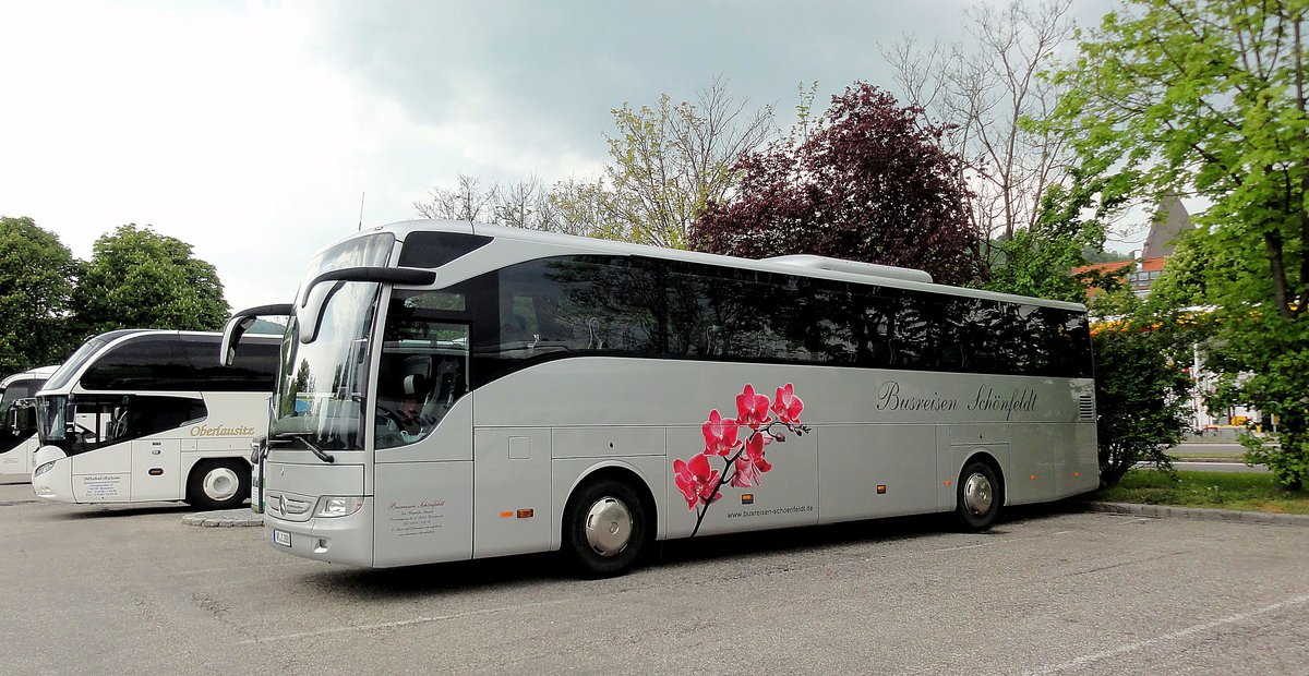 Mercedes Tourismo von Busreisen Schnfeldt aus der BRD in Krems gesehen.