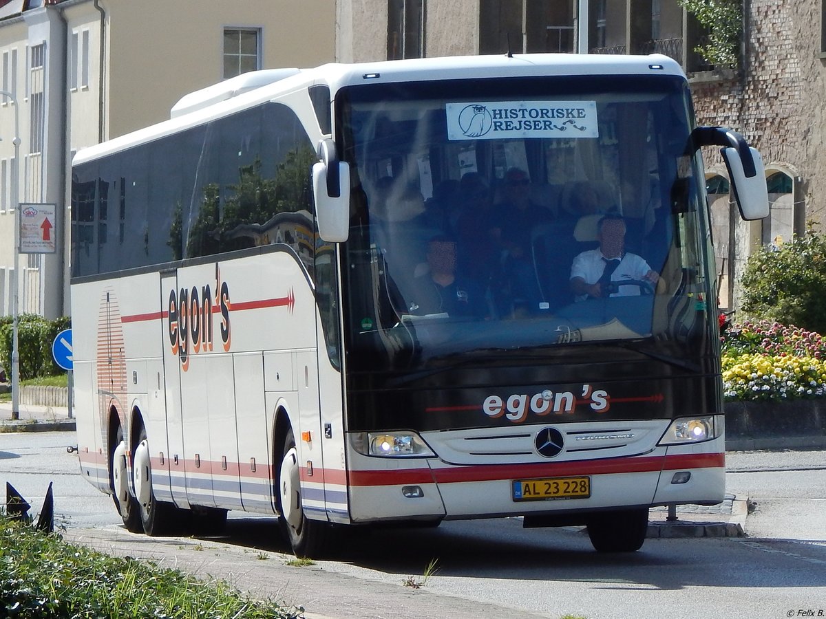 Mercedes Tourismo von Egon's aus Dänemark in Sassnitz. 