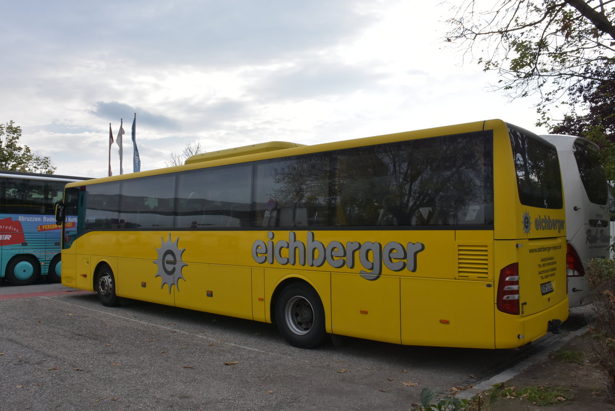 Mercedes Tourismo von Eichberger Reisen aus der BRD 09/2017 in Krems gesehen.