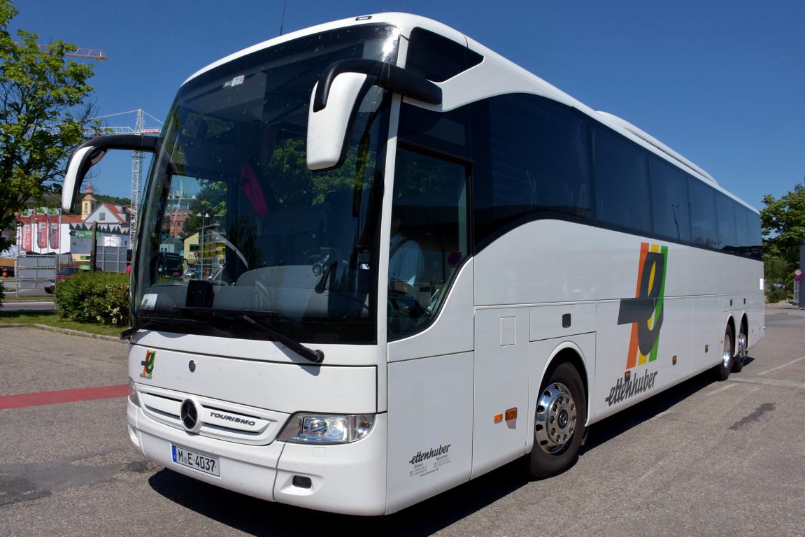 Mercedes Tourismo von Ettenhuber Reisen aus der BRD in Krems.