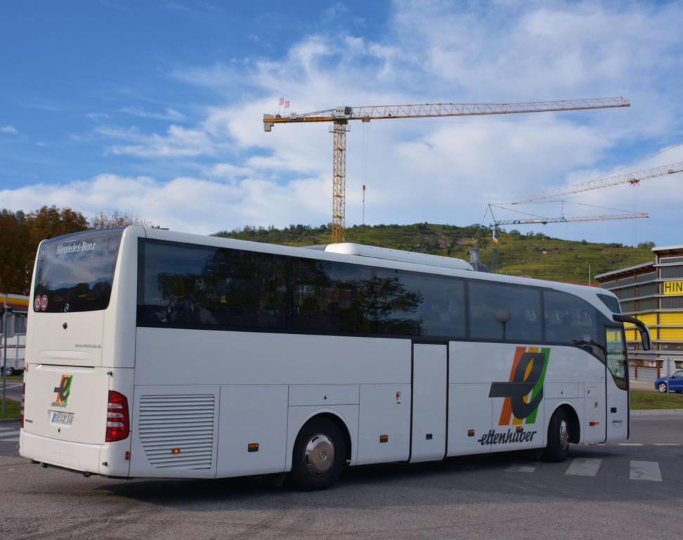 Mercedes Tourismo von Ettenhuber Reisen aus der BRD 10/2017 in Krems.