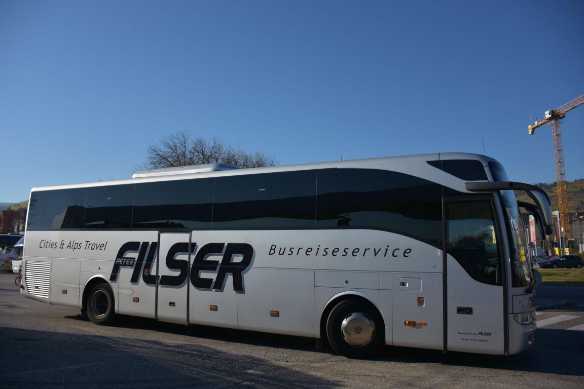 Mercedes Tourismo von FILSER Reisen aus der BRD Okt. 2017 in Krems.