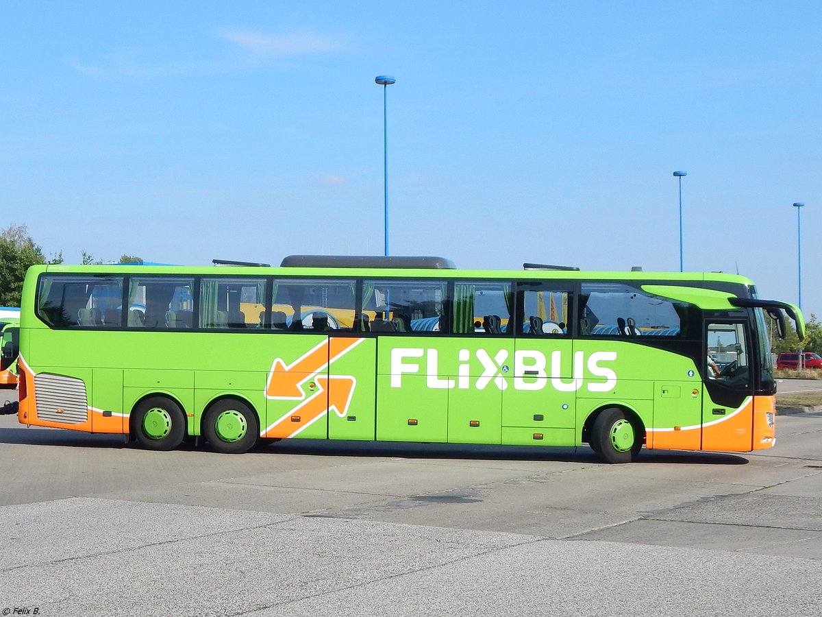 Mercedes Tourismo von Flixbus/Gradliner aus Deutschland in Rostock.
